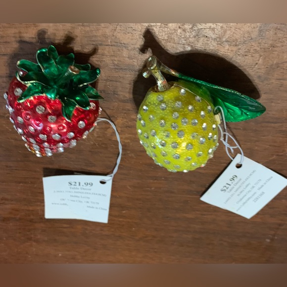 .2 small Decorative Jewelry Boxes - Picture 3 of 16